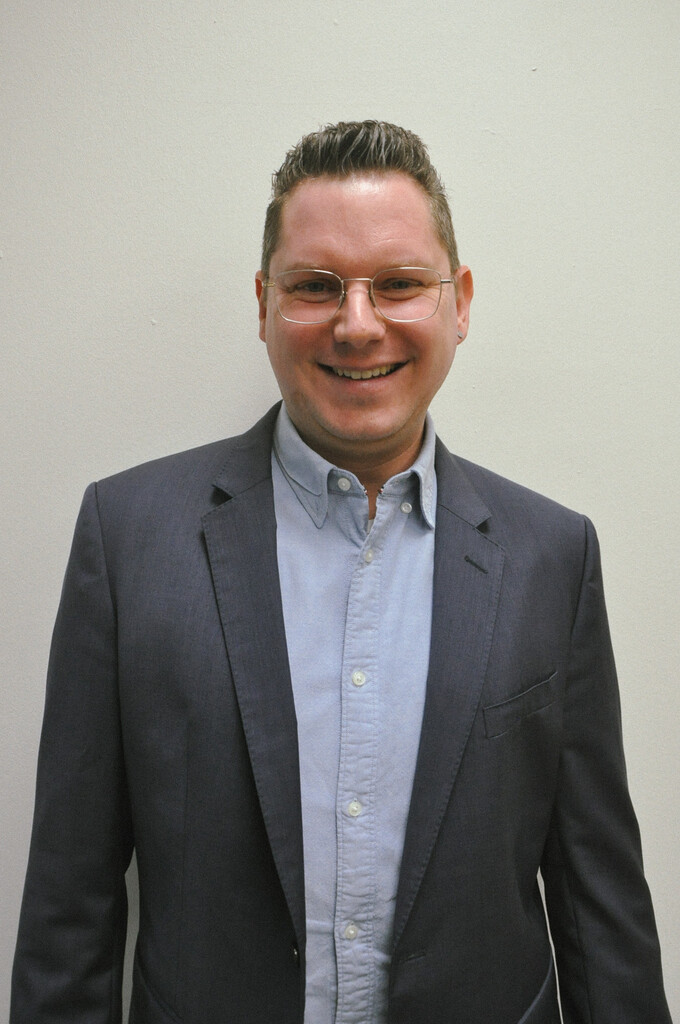 Portrait von Dennis Warning