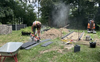 Unser Schulgarten: Wir bauen einen Barfußpfad!